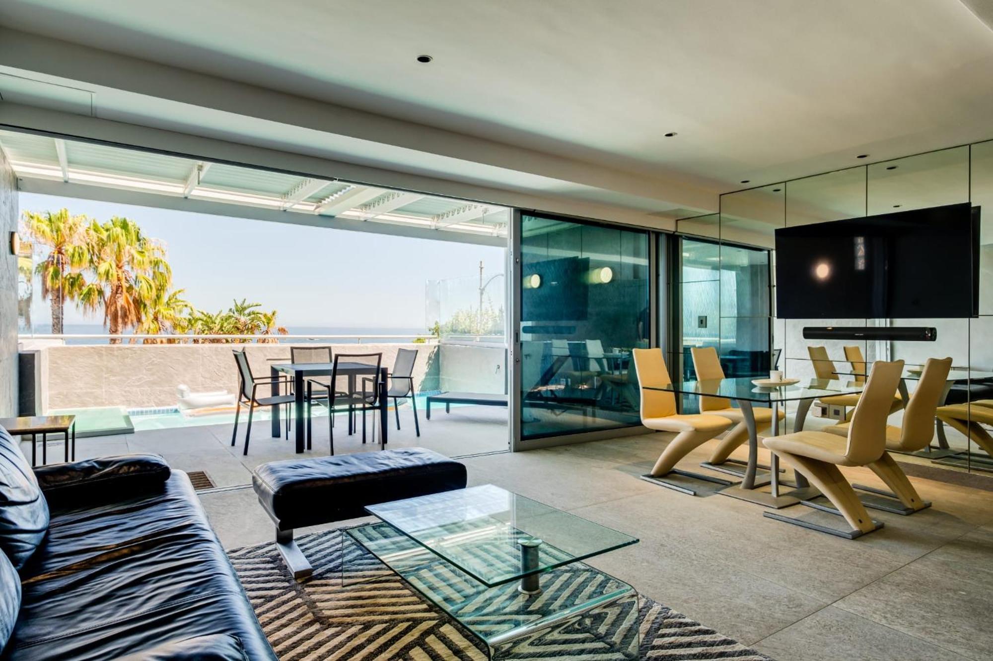 Clifton Palm Views Apartment